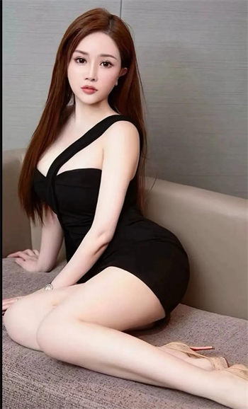 手感来了怎么投都进！三球接锅三分 踩着logo直接压哨扔进！